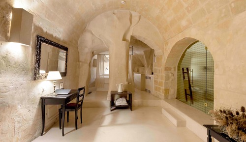 Grotta Patio