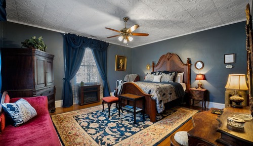 Honeymoon Room, 1 Queen Bed (Cotswolds)