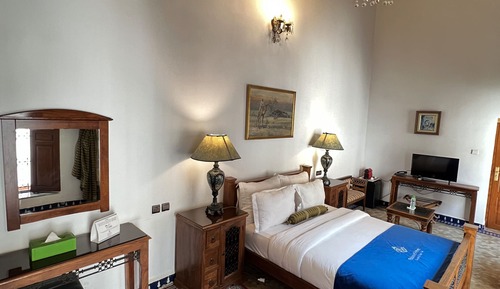 Suite, Ensuite, Pool View (Narjis)