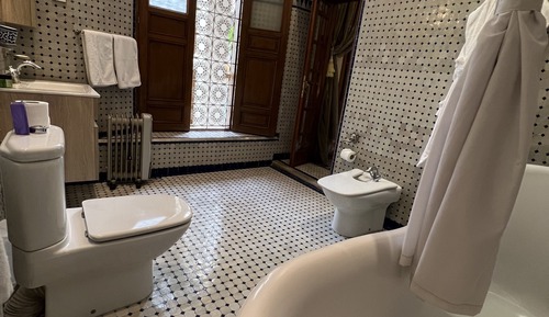 Suite, Ensuite (Meknes)
