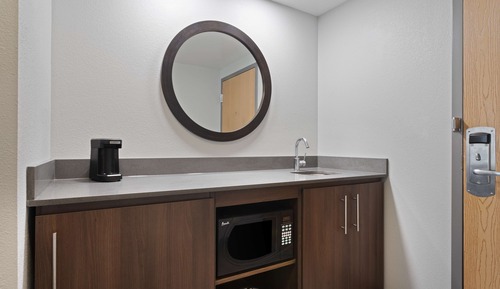 Studio, 1 King Bed, Accessible, Bathtub