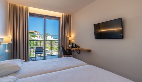 Twin Room, Partial Sea View
