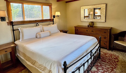 Suite, 1 King Bed, Balcony