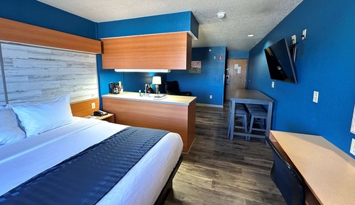 Studio Suite, 1 Queen Bed, Non Smoking