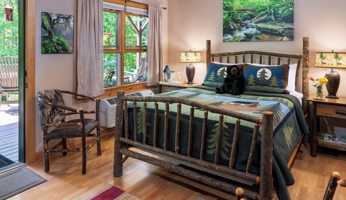 Tree Room, Private Bathroom