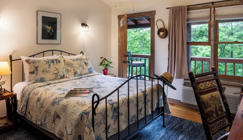 Bird Room, Private Bathroom
