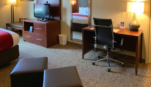 Suite, 1 King Bed, Non Smoking
