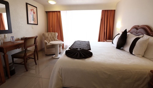 Deluxe Room, 1 King Bed