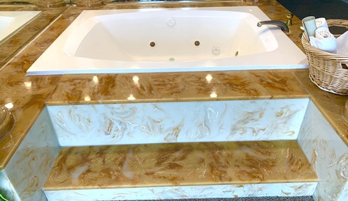 Caesar Court #2, 1 King Bed (2nd Floor)