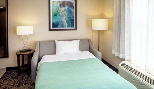 Studio, 1 King Bed, Accessible, Bathtub