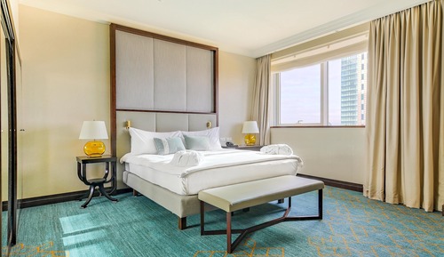 Junior Suite, 1 King Bed (Low Floor)