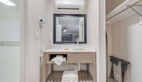 Standard Room, 2 Queen Beds, Non Smoking