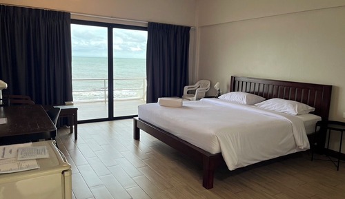 Twin Cottage with Sea View