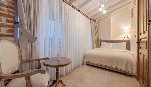 DENIZ MANZARALI CATI KATI STANDART ODA