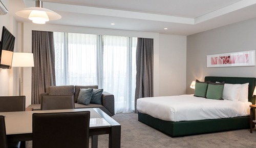 Studio Suite, Balcony (Airport Facing)