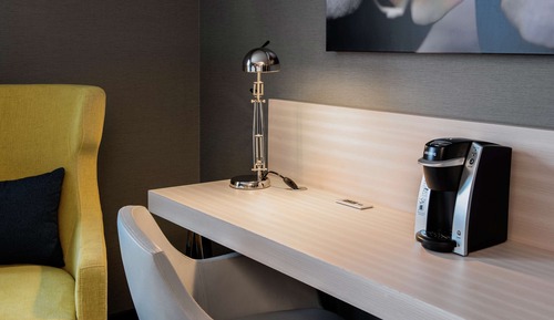 Room, 1 King Bed, Accessible (Mobility & Hearing, Roll-In Shower)