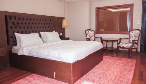Deluxe Room, 1 King Bed, Balcony, Sea View