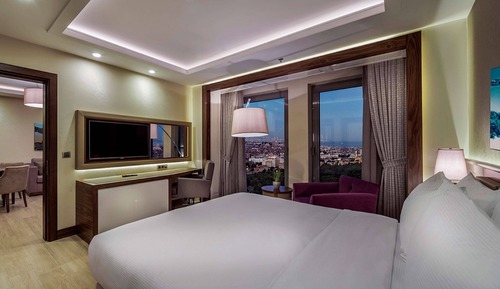 Suite, 1 King Bed, Non Smoking