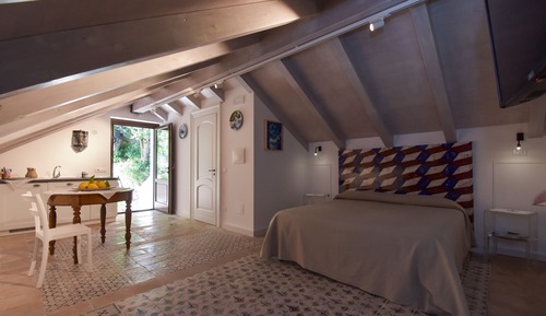 Romantic Studio