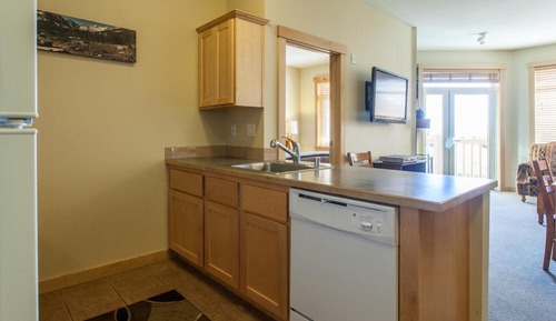 Luxury Condo, 2 Bedrooms (Sunstone #329)