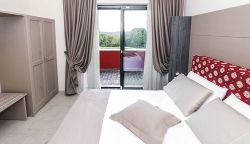 Superior Quadruple Room (Rosa)