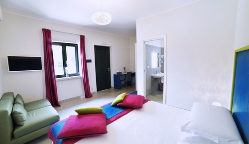 Double Room, Pool View (Peonia)