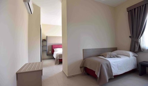 Superior Triple Room (Iris)