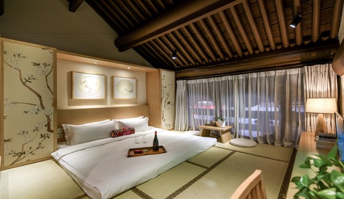 Basic Room, Japanese Futon (Free Train Station Pick Up)