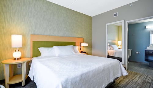 Suite, 1 King Bed, Accessible, Non Smoking