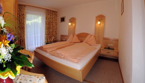 Double Room, 1 Queen Bed