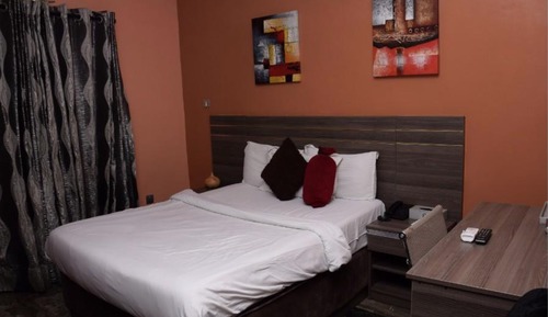 Luxury Room (Basic)