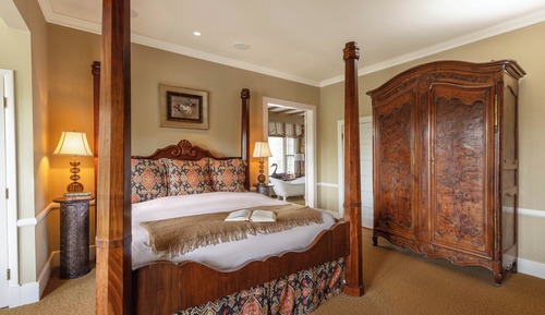 Room, 1 King Bed, Private Bathroom (Edward Suite)