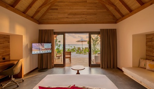 Beach Sunrise Villa with Free access to sea plane lounge on Arrival