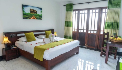Deluxe Double or Twin Room
