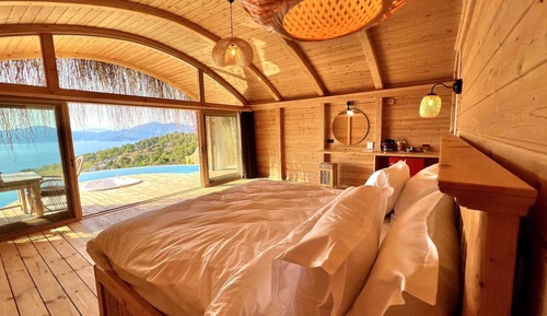 Mese ( Private Pool and Jacuzzi )