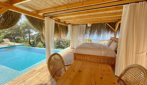 SANDAL SUITE (private pool and jaccuzi)