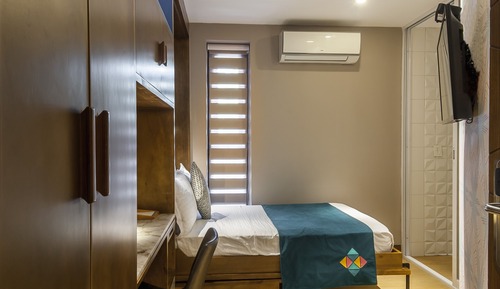 Design Suite, Private Bathroom