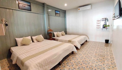 Family Quadruple Room, Non Smoking, Private Bathroom