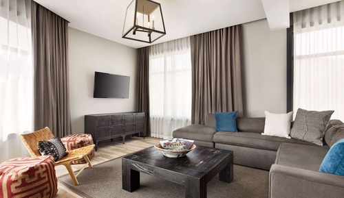 Suite, 1 King Bed, Non Smoking (Origin)