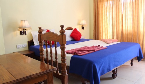 Superior Room, Partial Sea View