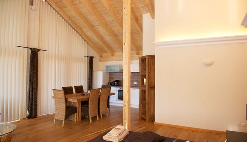 Deluxe Suite, 1 King Bed, Bathtub, Mountain View