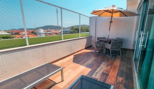 Superior Suite, Hot Tub, City View