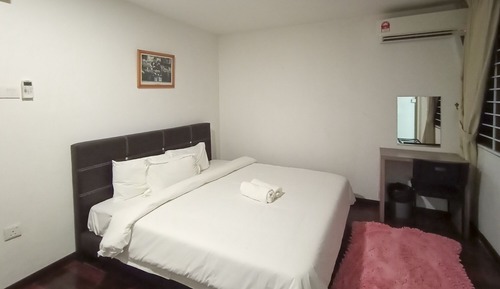 Room, Private Bathroom