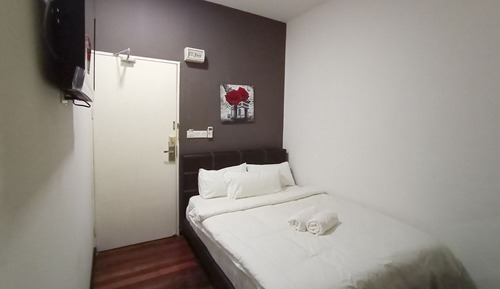 Room, Shared Bathroom