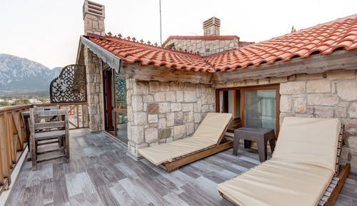 Honeymoon Room