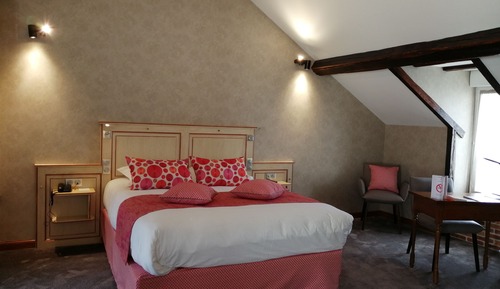 Suite, 1 Double Bed, Garden View