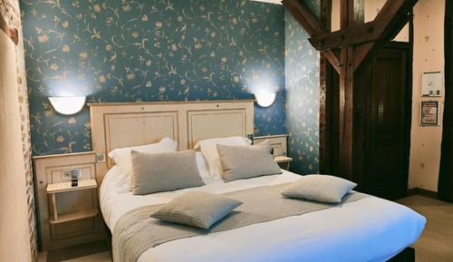 Standard Room, 1 Double Bed, City View