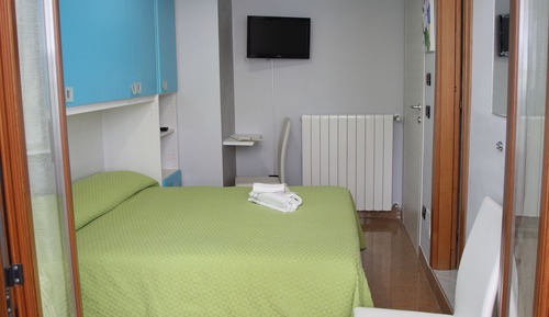 Basic Single Room, Balcony (Ortensia)