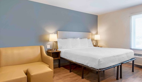 Deluxe Studio, 1 King Bed with Sofa bed, Non Smoking, Refrigerator & Microwave