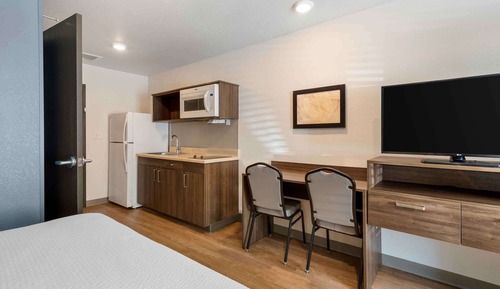 Standard Studio, 2 Queen Beds, Non Smoking, Refrigerator & Microwave